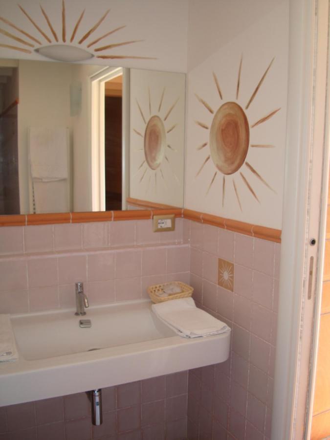 Country Resort Capo Nieddu Santa Caterina Di Pittinuri  Room photo